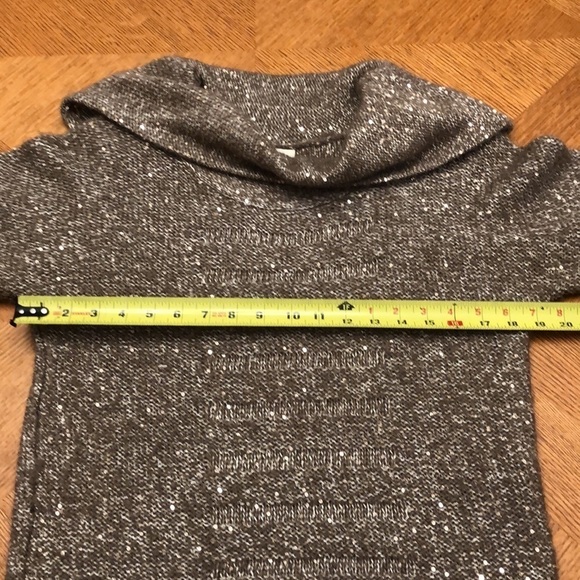 Chico’s Gold Sequin Sweater Extra Small - Picture 5 of 8